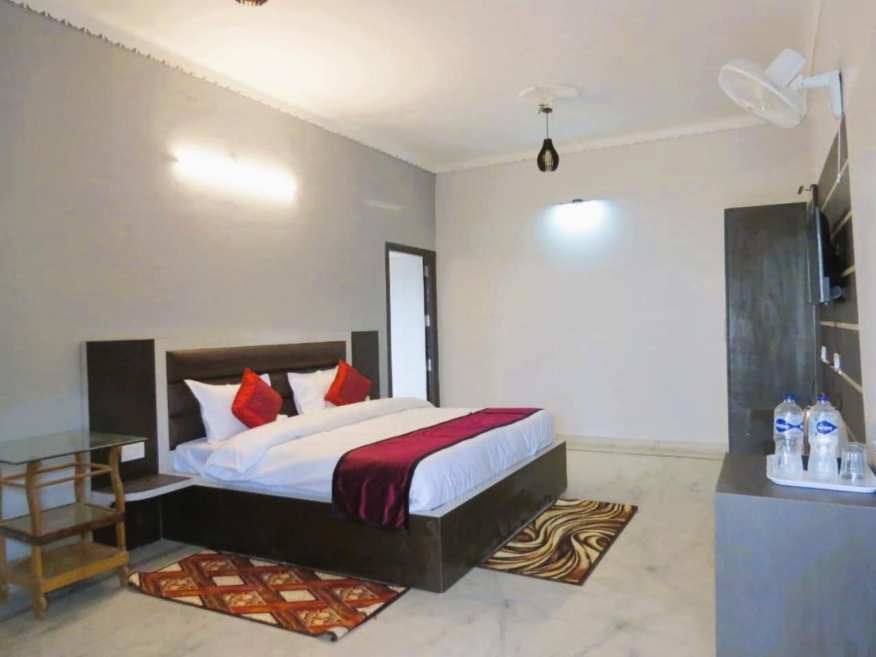Hotel Haya Palace Nainital Εξωτερικό φωτογραφία