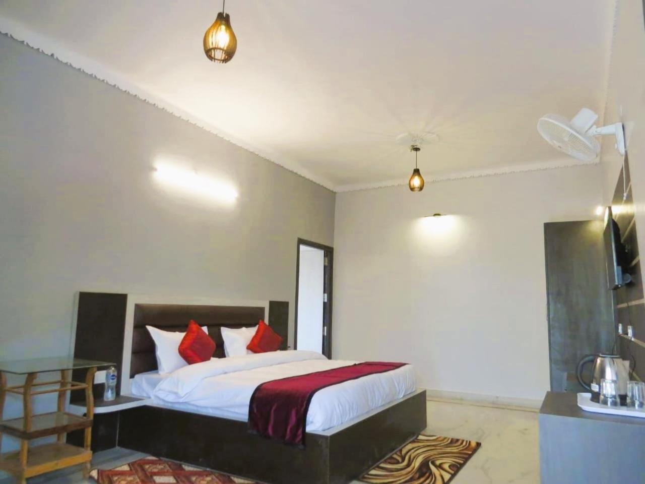 Hotel Haya Palace Nainital Εξωτερικό φωτογραφία